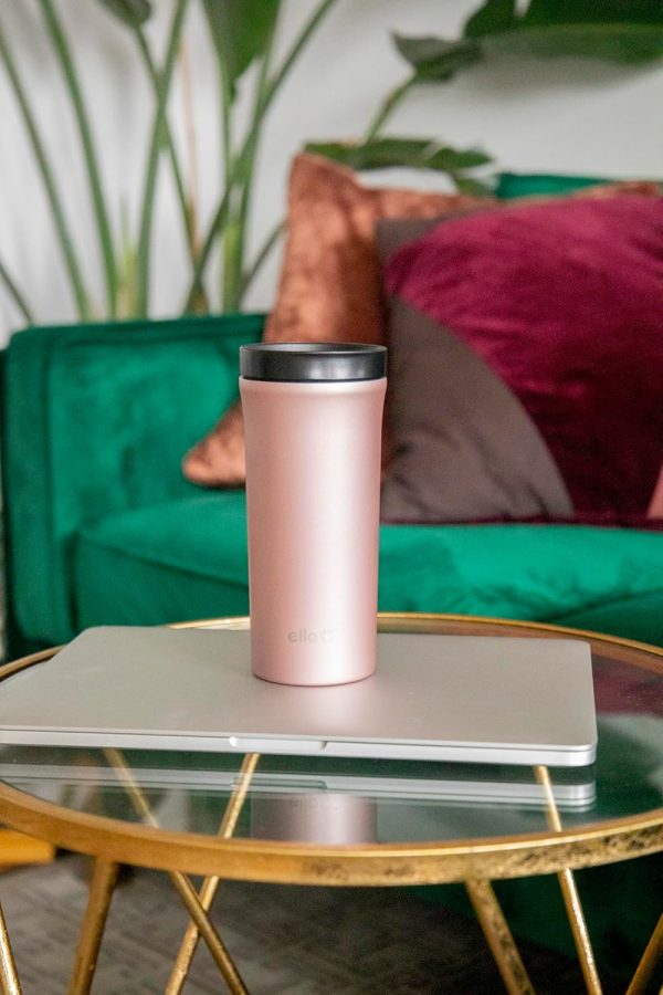 <p><strong>Elevate Your Coffee Experience with the Ello Arabica 14oz Vacuum Insulated Travel Mug – Rose Gold, Leak-Proof Slider Lid, Keeps Drinks Hot for 5 Hours, BPA-Free Tumbler for Coffee & Tea Lovers!</strong></p> - Image 2